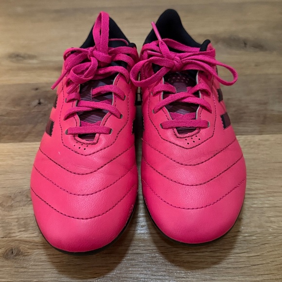 Adidas Girl’s Soccer Cleats - Size 5 - Picture 3 of 7